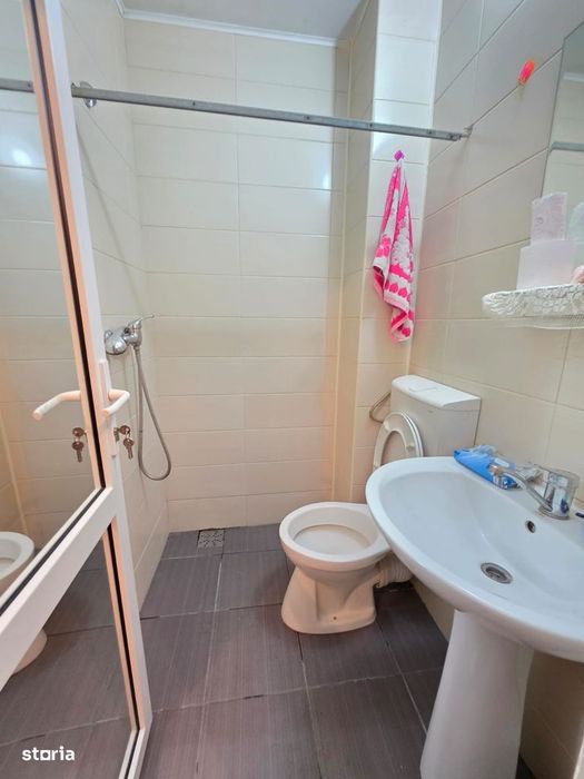 2 camere, Bulevardul Roman Mușat, parter, decomandat, boxă