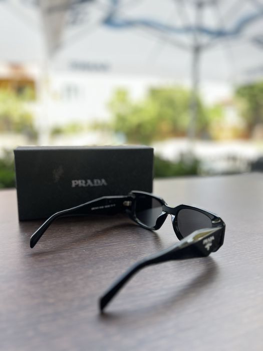 Слънчеви очила Prada