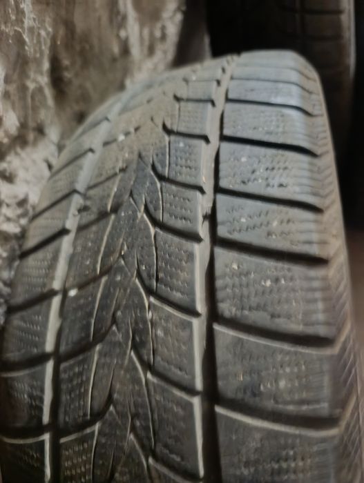 2 броя Зимни гуми 205 55 16.