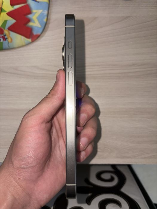 iPhone 15 Pro Maks