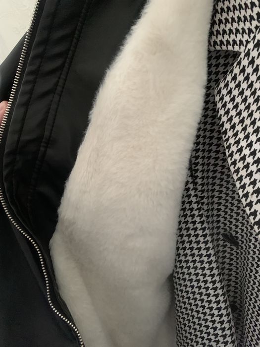 Новый кожный куртка.