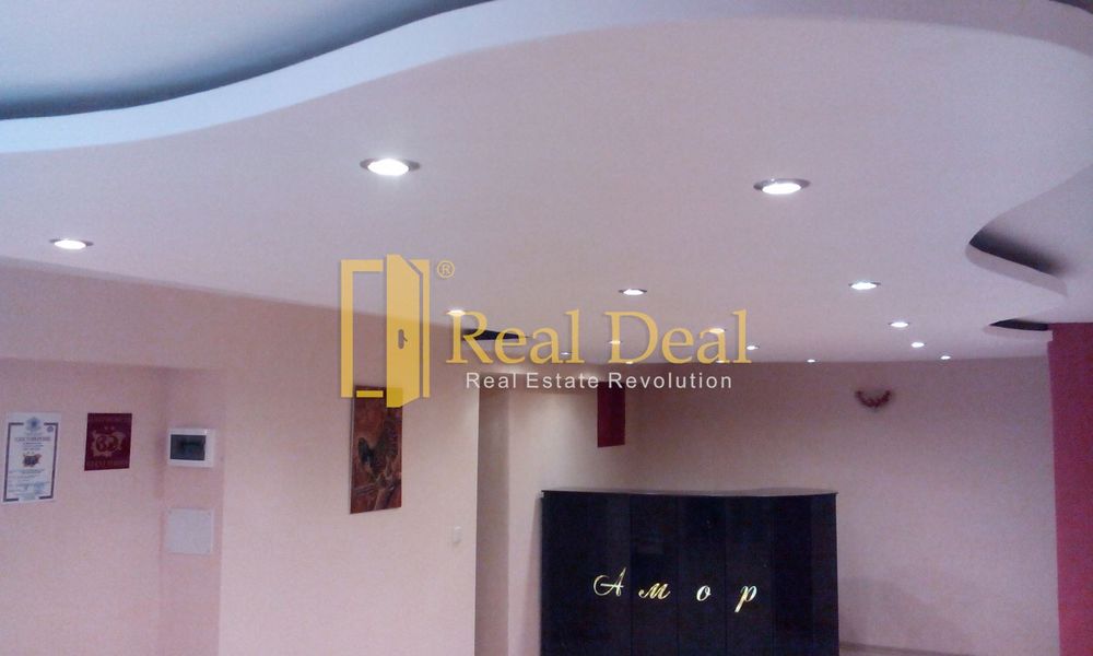 Дава се под наем Хотел в Свети Влас - 415 кв.м за 1250 € - Снимка #2