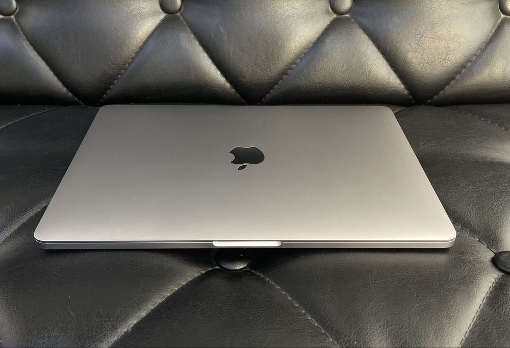 Apple MacBook Pro M1 2020 года в идеальном состояние