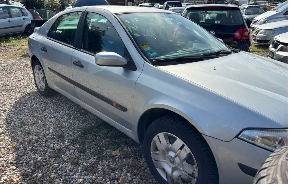 На Части Renault Laguna 2 1.8i 120к.с. хечбек 2003г.