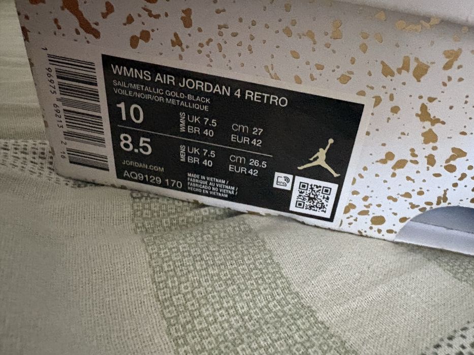 Jordan 4 metalic gold 42.5