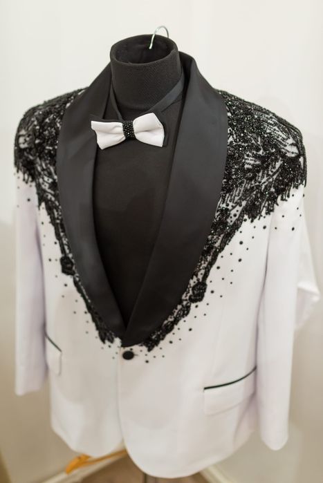 Vand sacou, costum mire