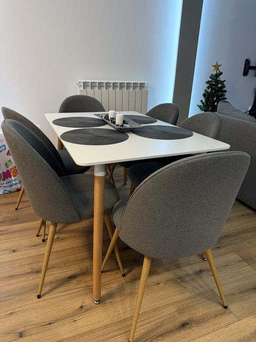 Трапезна маса за хол