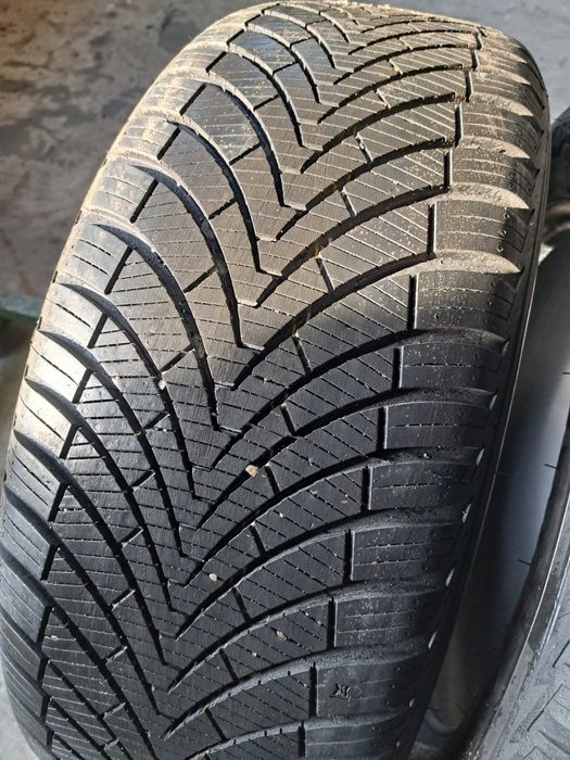 2 anvelope Allseasons 235 55 r18 KUMHO