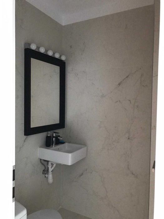 Apartament 3 camere, str Bucuresti, vis-a-vis de blocul Spray