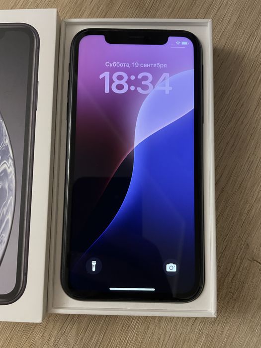 Продам iPhone XR 64GB айфон