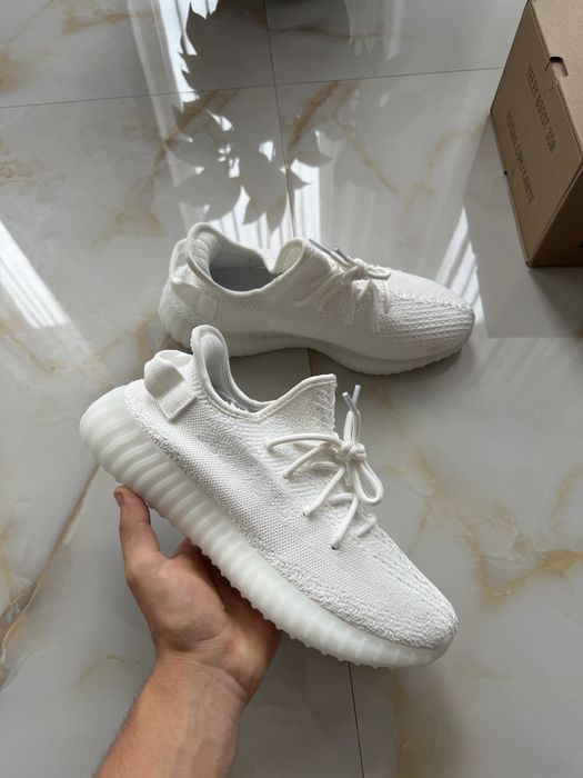 Adidadi Yezzy 350 V2