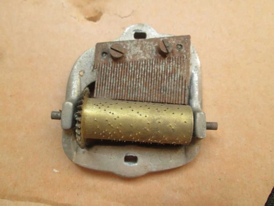 Лот за колекционери - часовници, части, литература