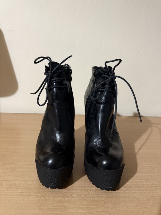 Уникални дамски боти Guess, Versace, Nursace