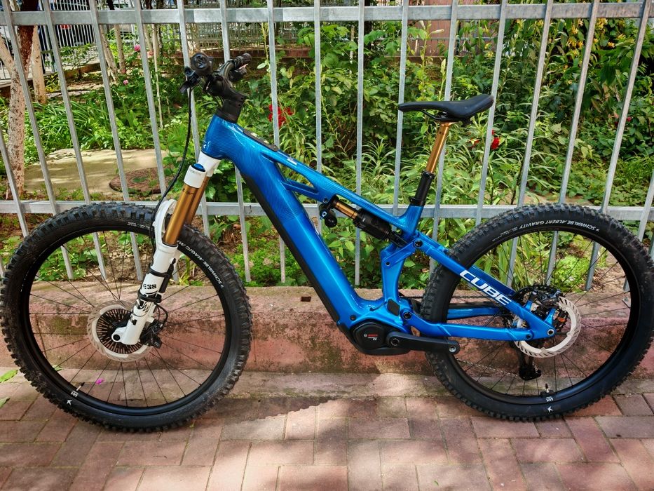 Bicicleta electrica E-Bike carbon full suspension Cube  Stereo Hybrid Action Team One 77 kashima  800wh 2026 32 km/h mărime M