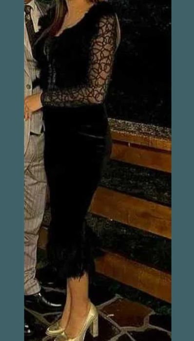 Rochie neagră, cu pene