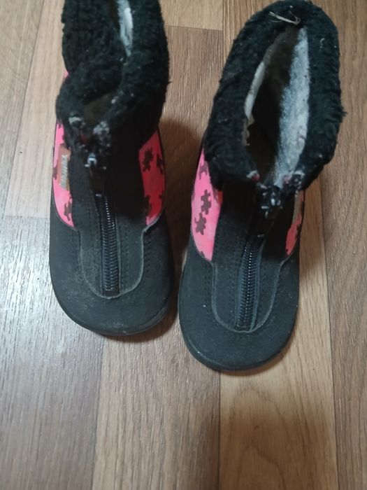 Продам сапожки детские