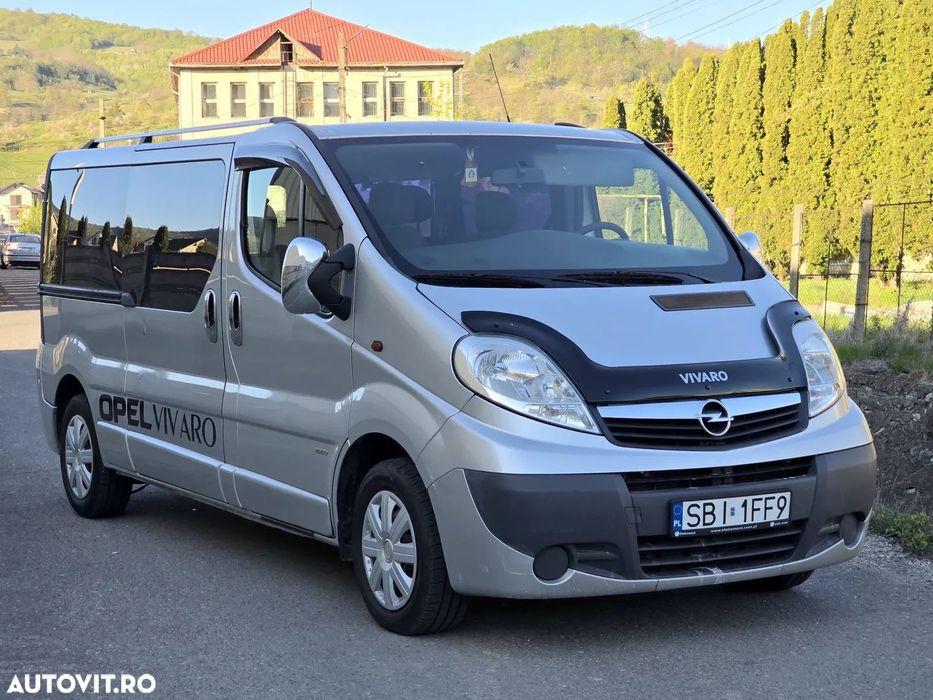 Opel Vivaro 2.0 CDTi 8+1 locuri Renault Trafic