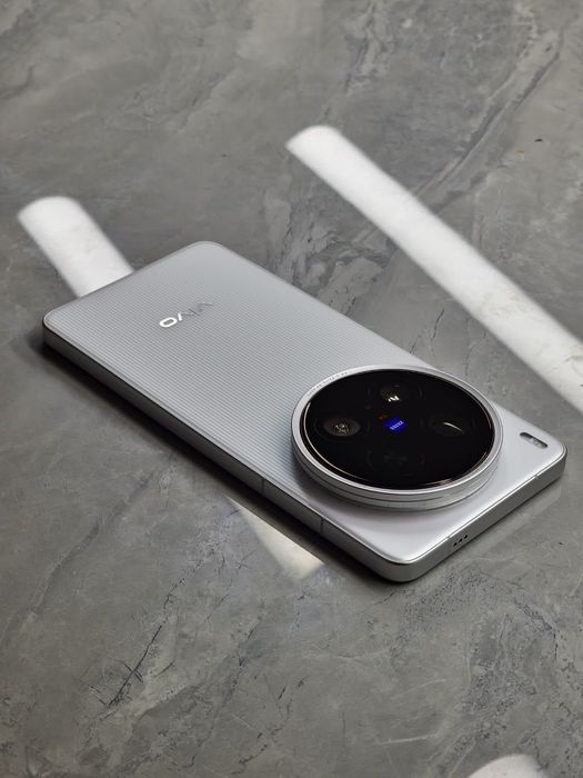 Идеал Vivo X200 Ultra белый