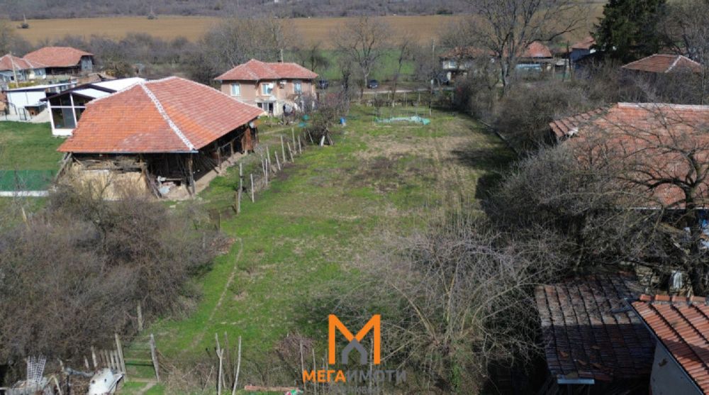 Продажба Къща гр. Севлиево - с. Сенник 80m² и двор 1790m²