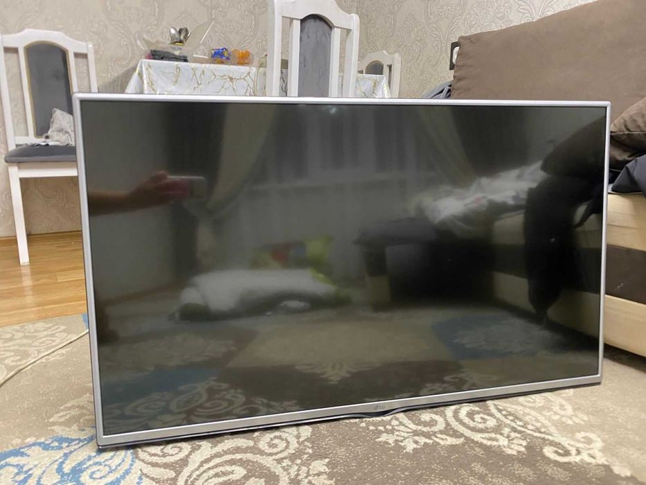 телевизор LG 42LF550V