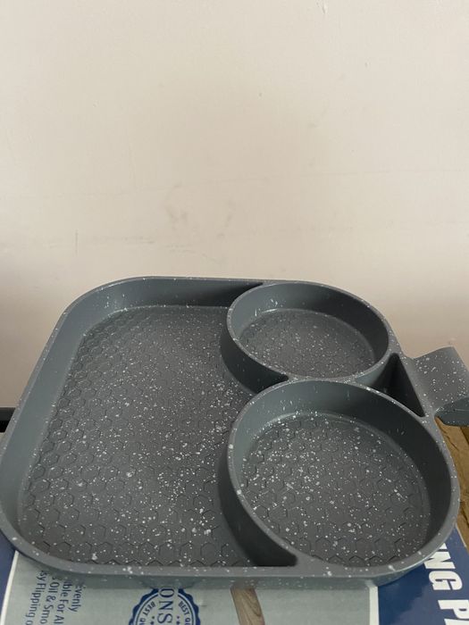 Сковородка для завтраков яичницы