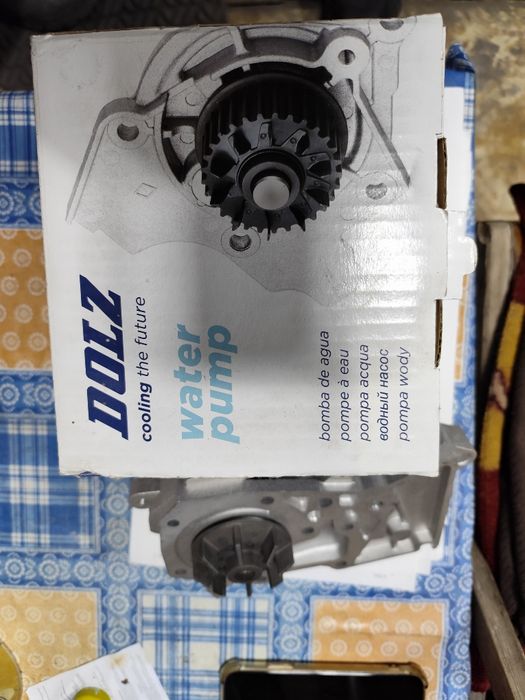 Продам помпу двигатель k4m, Renault, lada, nissan