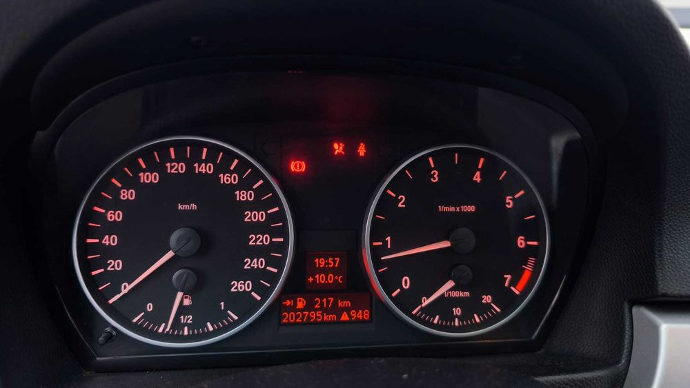 BMW Seria 3 E90 318i 2.0 (Benzină) , 129 cp , an 2006