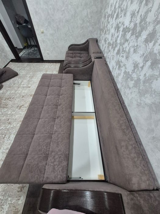 Продам мягкий уголок 3+2