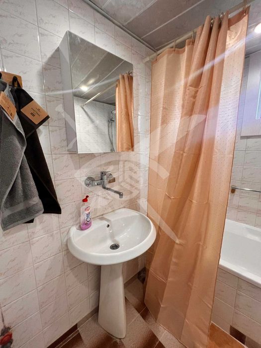 Дава се под наем Четиристаен апартамент в Варна, Център - 76 кв.м за 700 € - Снимка #4