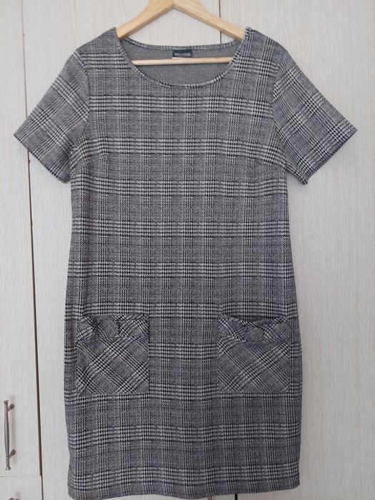 Rochie Beloved in carouri cu buzunare marimea 40/42