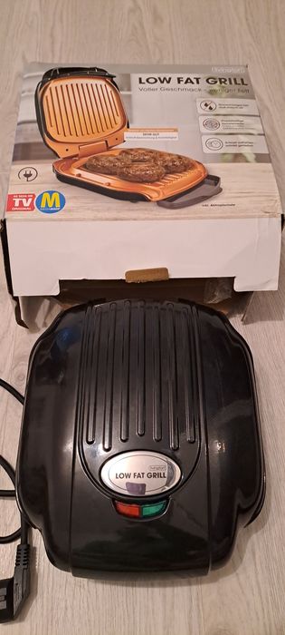 Vând electric grill nou