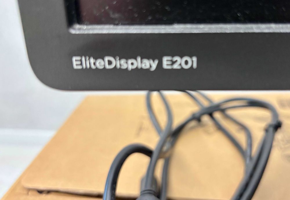 HP EliteDisplay E201