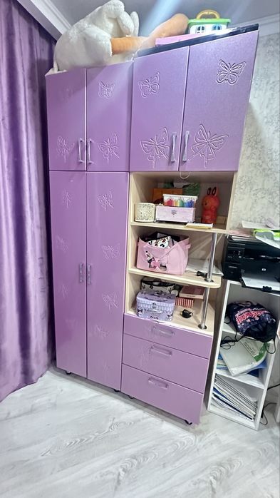 Продам шкаф для девочек сиреньеввй