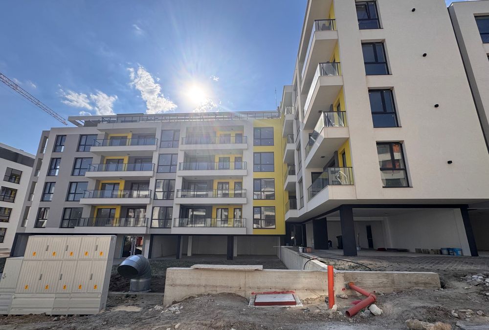 Продава  двустаен апартамент в ж.к Владислав Варненчик