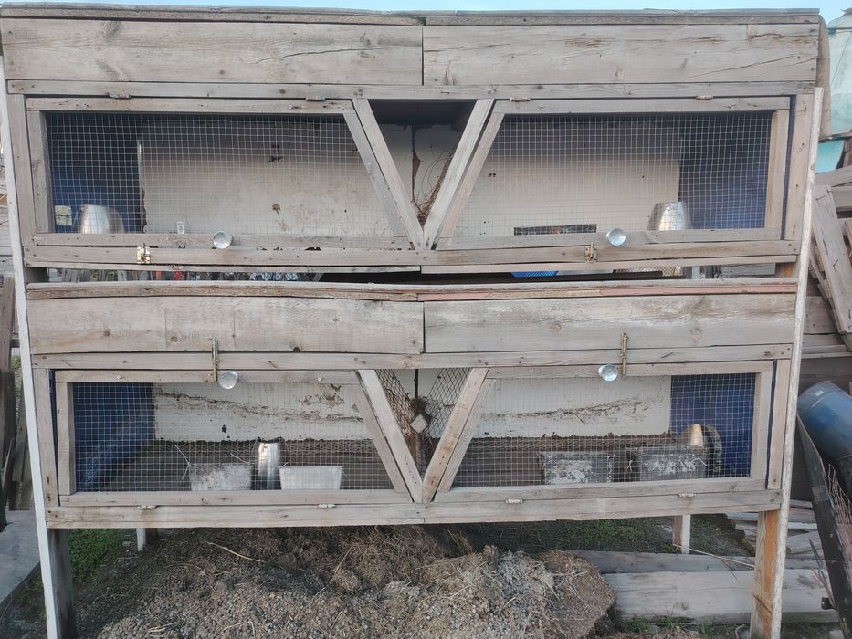 Длина:240 см Высота:2м Глубина:75см