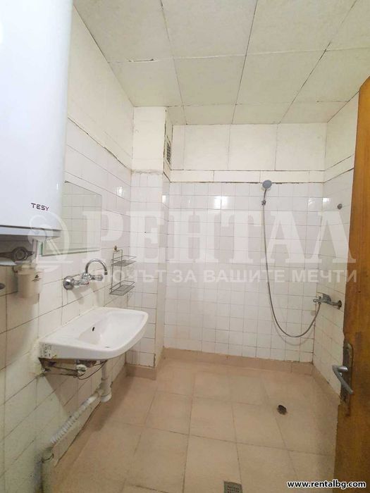 Продава се Тристаен апартамент в Пловдив, Младежки Хълм - 108 кв.м за 1621 €/кв.м - Снимка #9