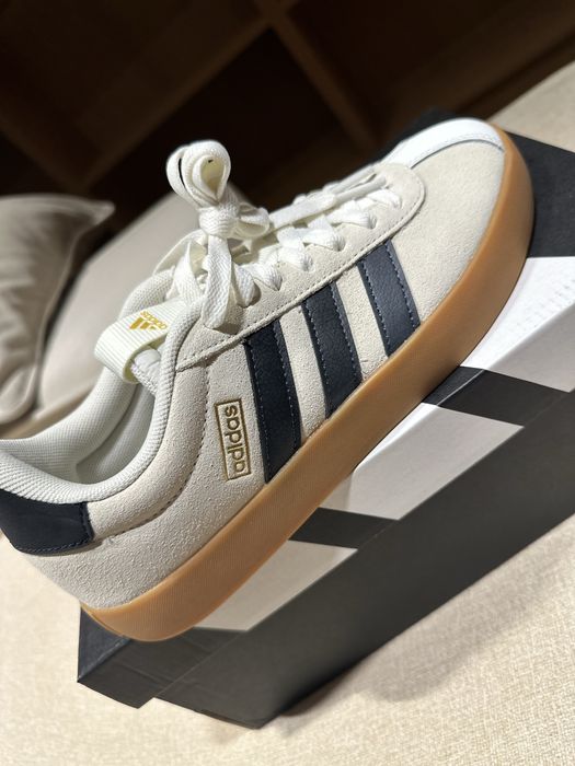 Adidas dama marimea 39 noi la cutie