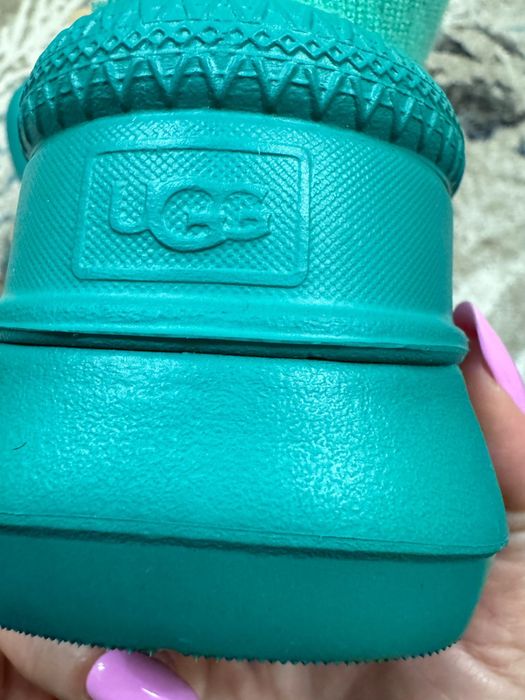 Ugg, marime 37 ( se potrivesc la 36)