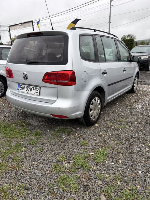 Volkswagen Touran 1.6 TDI 105 CP, 5 locuri