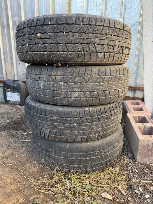 Продам резину 215/70/16