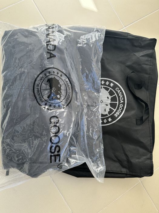Куртка зимняя  canada goose