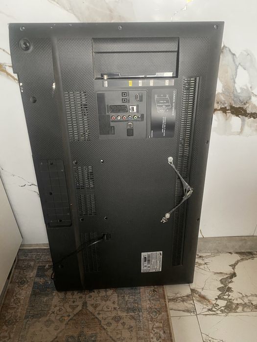 Продаю телевизор смарт ( не андроид), оригинал ue40h5500ak