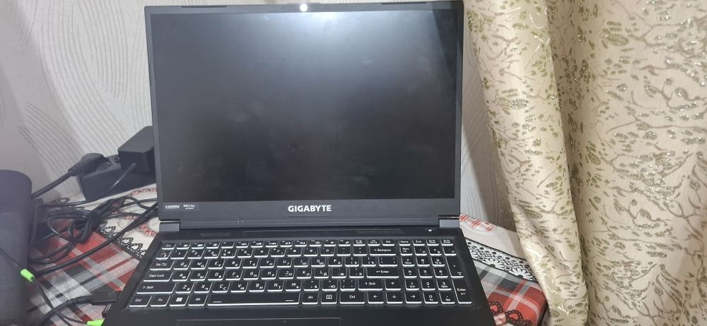 Продаётся игровой ноутбук Gigabyte g6