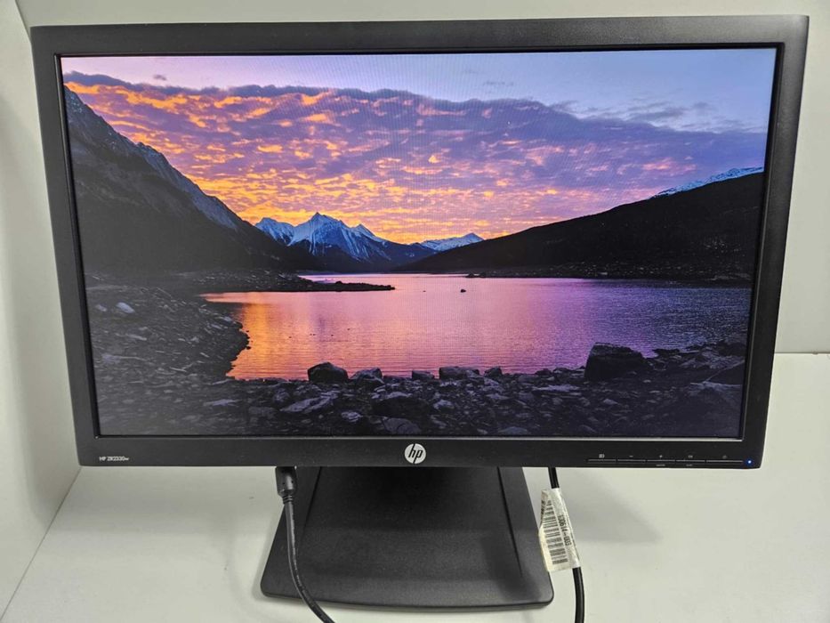 +Гаранция! IPS Монитор HP ZR2330w 23" инча + кабели