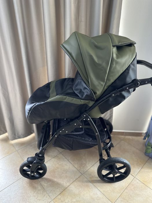 Количка за бебе.