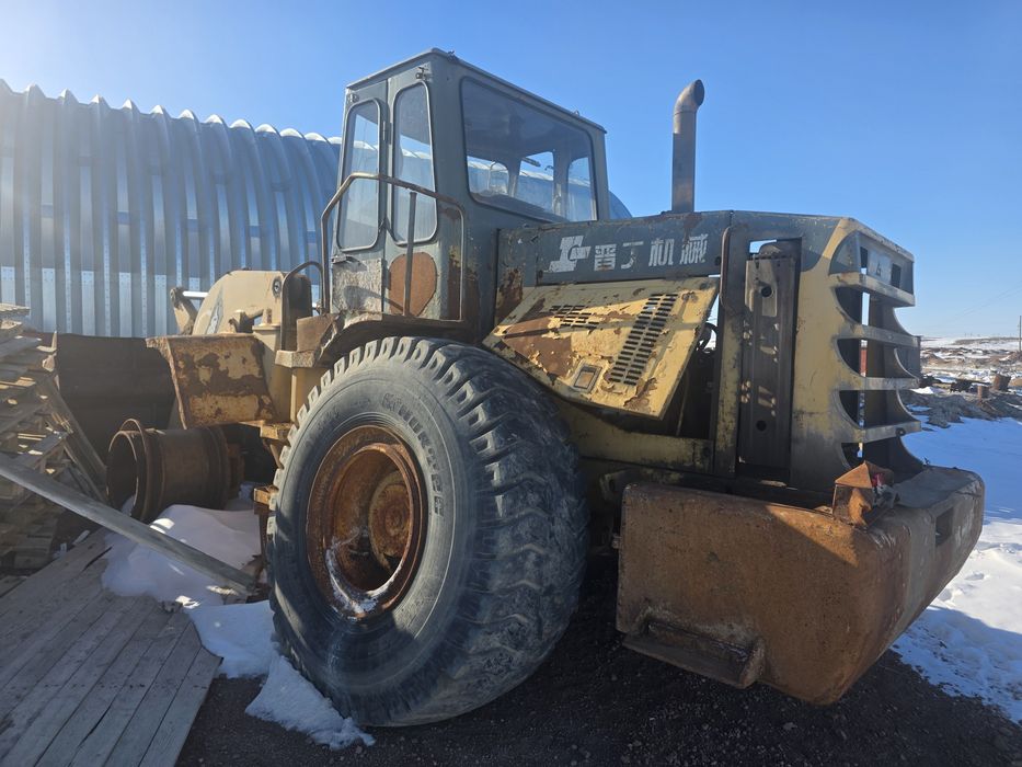 Фронтальный погрузчик