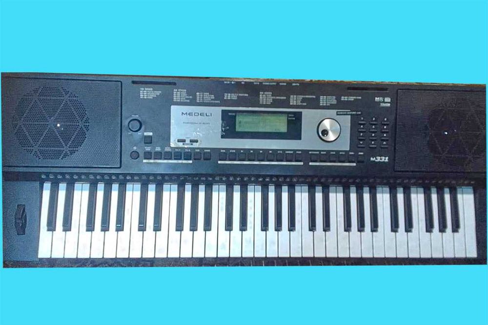Продам cинтезатор "MEDELI - m 331"