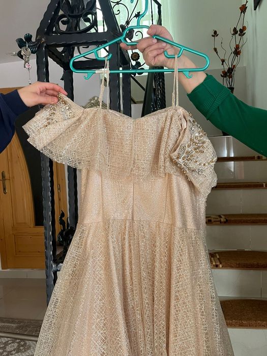 Vând rochi pentru evenimente