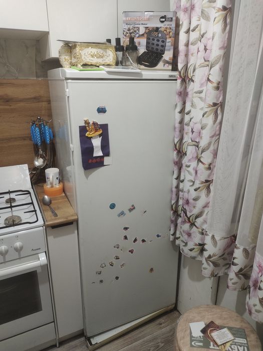 продается холодильник