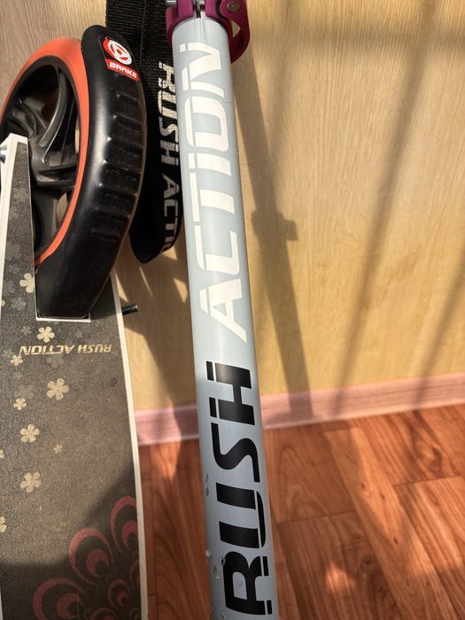 Продам самокат для девочки